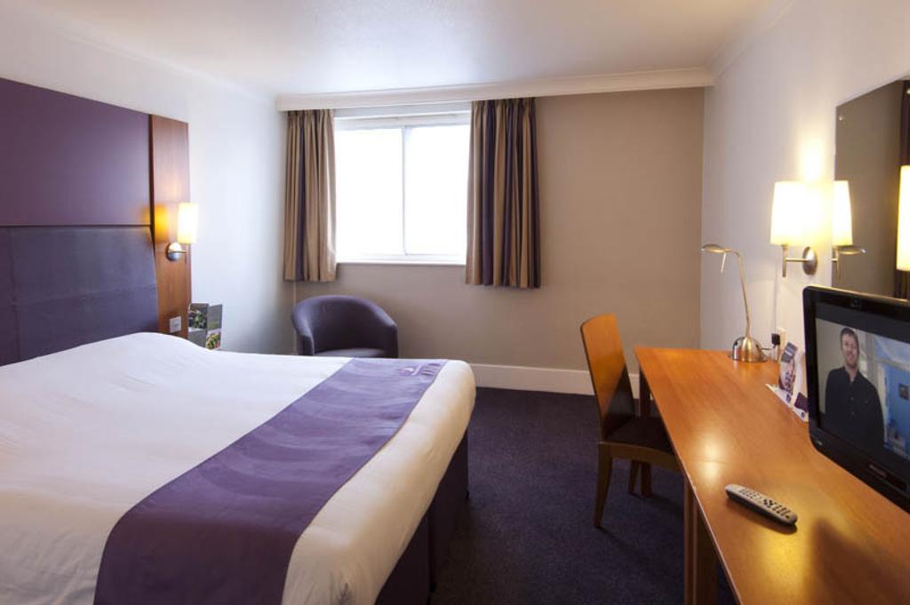 Premier Inn Cardiff Roath Dış mekan fotoğraf